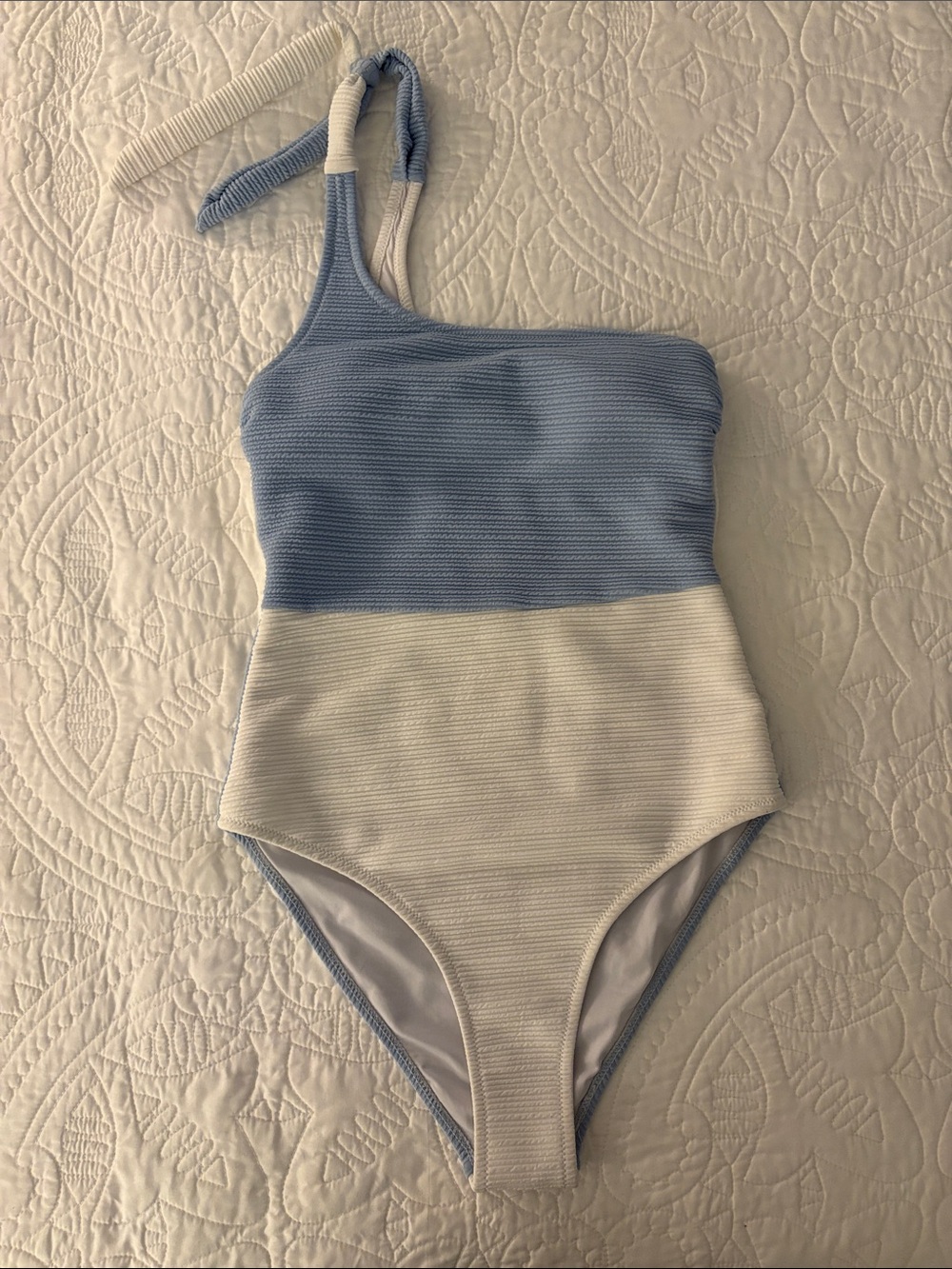 Cupshe One-Shoulder Two-Tone Ribbed One-Piece Swimsuit in Light Blue and White